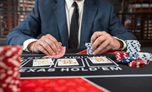 Filipino player logging into helpslot on mobile to access sports betting and casino platform